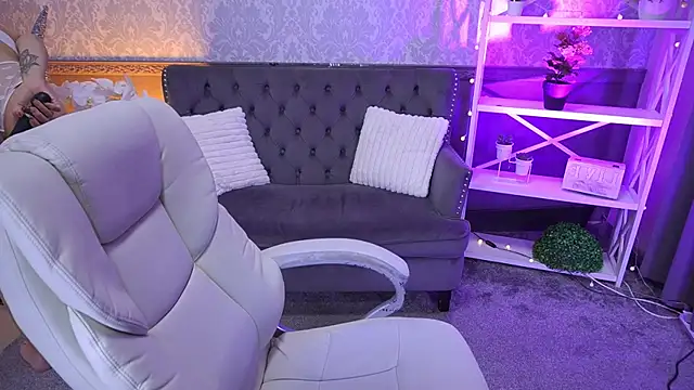 DreamyLinaa online show from March 2026 07:44:01 AM