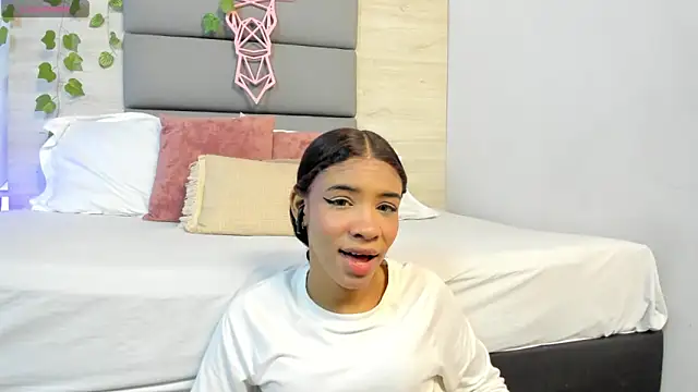 AshleyHill2 online show from November 2025 03:41:01 AM