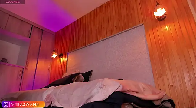 Snapshot of MoonSwan1 chatting on December 2024 01:28:02 AM MoonSwan1 online show from December 2024 01:28:02 AM