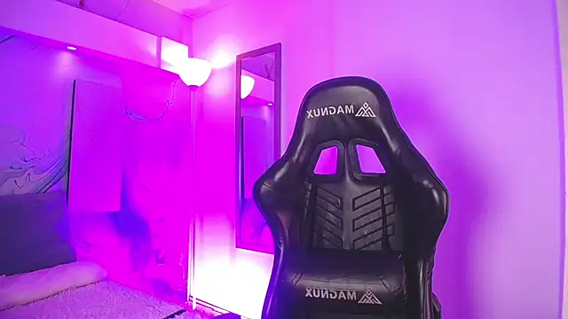 Snapshot of Aniie_Doll chatting on July 2026 08:26:01 PM Aniie Doll online show from July 2026 08:26:01 PM