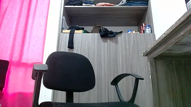 nicolle milf1978 online show from February 2026 12:01:02 PM