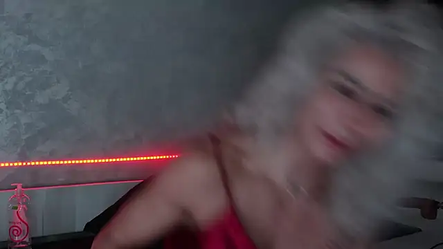 Snapshot of SquirtyFit_Devil chatting on December 2024 09:43:02 PM SquirtyFit Devil online show from December 2024 09:43:02 PM