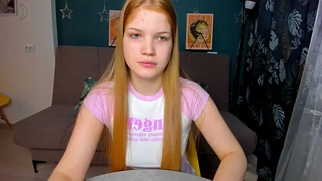 Snapshot of Xloe_Queen chatting on December 2024 11:51:02 AM Xloe Queen online show from December 2024 11:51:02 AM