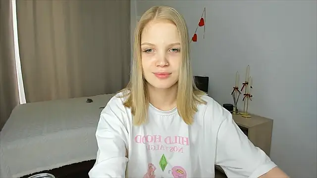 Snapshot of Xloe_Queen chatting on February 2026 11:20:01 AM Xloe Queen online show from February 2026 11:20:01 AM