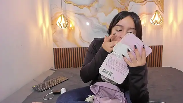 Snapshot of MelissaGilll chatting on November 2025 01:15:02 PM MelissaGilll online show from November 2025 01:15:02 PM