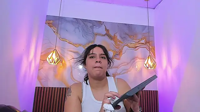 Snapshot of MelissaGilll chatting on December 2025 07:10:01 PM MelissaGilll online show from December 2025 07:10:01 PM