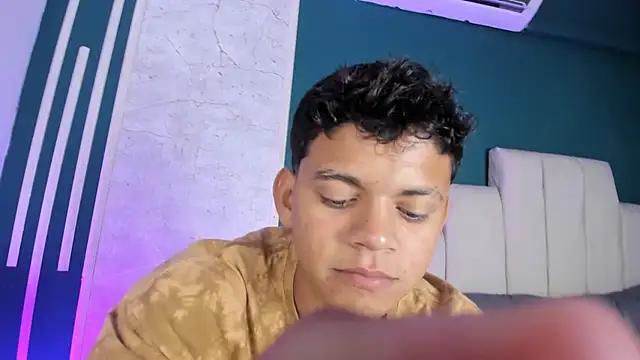 Snapshot of Jeffry_wolvess chatting on March 2026 12:05:01 AM Jeffry wolvess online show from March 2026 12:05:01 AM