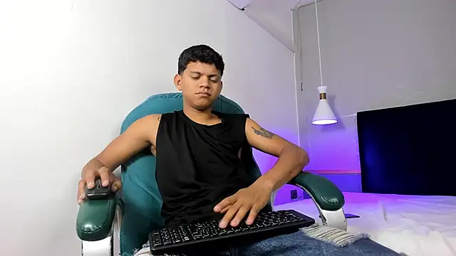 Snapshot of Jeffry_wolvess chatting on March 2026 12:11:02 PM Jeffry wolvess online show from March 2026 12:11:02 PM