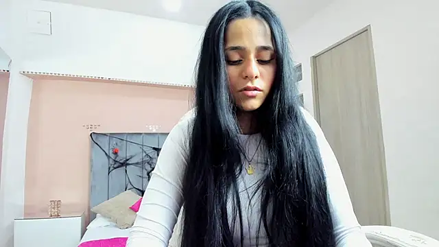 Giselle Roldan online show from October 2025 03:58:02 AM