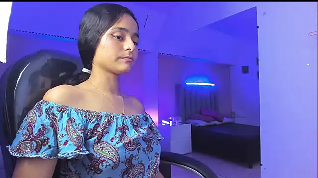 Giselle Roldan online show from May 2026 04:17:01 AM