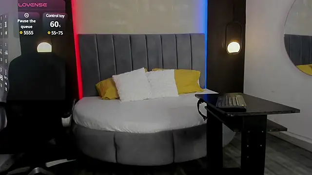 Snapshot of bella_gibson chatting on March 2025 11:58:01 AM bella gibson online show from March 2025 11:58:01 AM