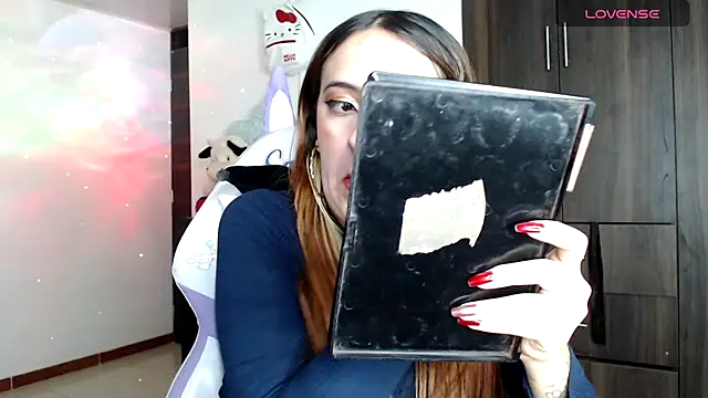 Snapshot of SarahXRusso chatting on December 2024 12:57:02 AM SarahXRusso online show from December 2024 12:57:02 AM