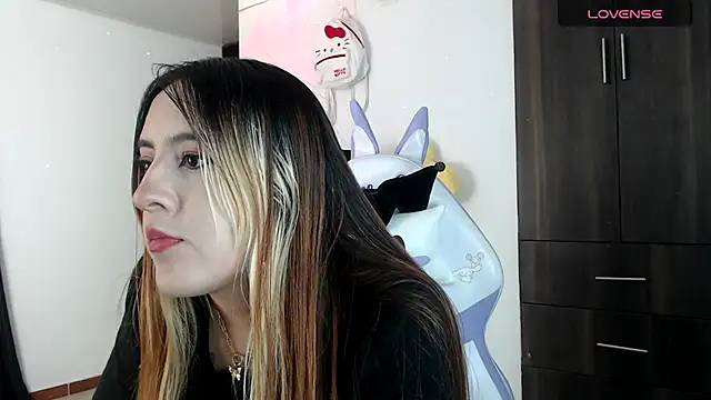 Snapshot of SarahXRusso chatting on February 2025 02:19:01 AM SarahXRusso online show from February 2025 02:19:01 AM