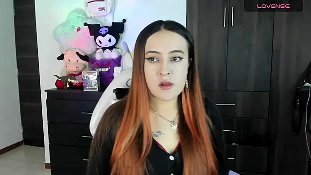 Snapshot of SarahXRusso chatting on March 2025 02:04:02 AM SarahXRusso online show from March 2025 02:04:02 AM