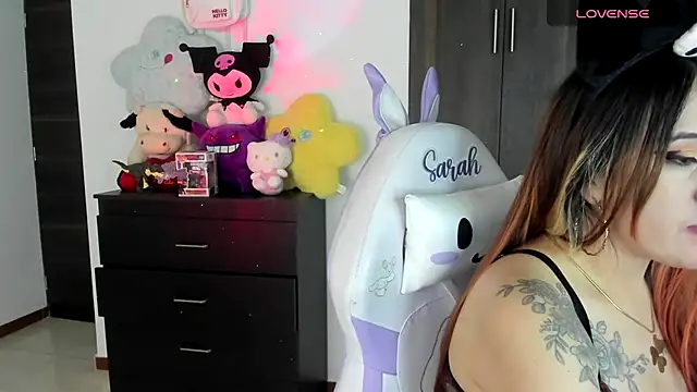 Snapshot of SarahXRusso chatting on March 2025 03:22:01 AM SarahXRusso online show from March 2025 03:22:01 AM