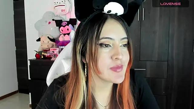 Snapshot of SarahXRusso chatting on March 2025 06:26:02 AM SarahXRusso online show from March 2025 06:26:02 AM