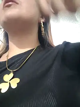 Snapshot of SarahXRusso chatting on March 2025 12:44:01 AM SarahXRusso online show from March 2025 12:44:01 AM