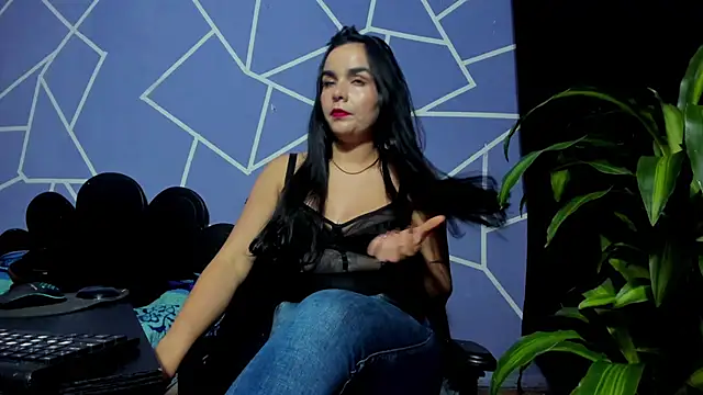 Snapshot of thakytona chatting on September 2025 04:47:01 AM thakytona online show from September 2025 04:47:01 AM