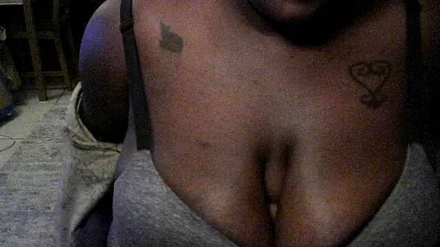 Snapshot of BigKittyRaven chatting on December 2024 05:42:02 AM BigKittyRaven online show from December 2024 05:42:02 AM