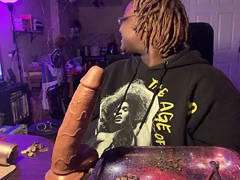 Snapshot of BigKittyRaven chatting on February 2025 04:14:02 AM BigKittyRaven online show from February 2025 04:14:02 AM