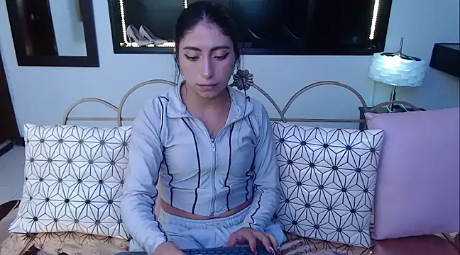 Snapshot of Angela_Diaz_ chatting on January 2025 03:28:02 PM Angela Diaz online show from January 2025 03:28:02 PM