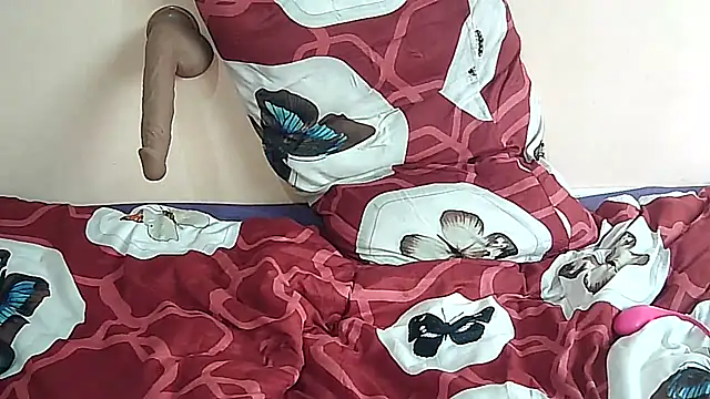 Snapshot of SexyEbonyPlaygirl chatting on January 2025 01:56:02 PM SexyEbonyPlaygirl online show from January 2025 01:56:02 PM