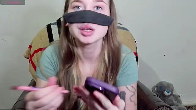 Snapshot of Mikki5P chatting on January 2025 06:03:01 PM Mikki5P online show from January 2025 06:03:01 PM