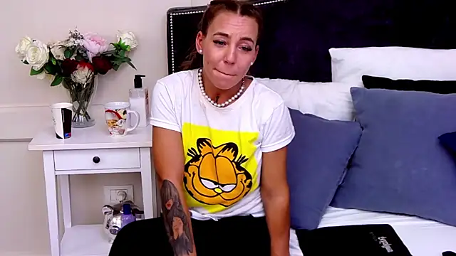 KatyNolan online show from January 2025 12:11:02 PM