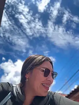 LIZ-06  online show from April 2026 03:42:02 PM