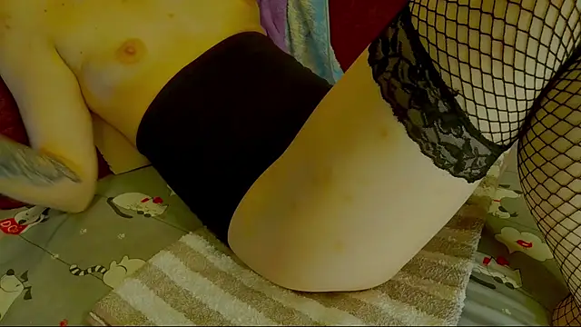 Snapshot of Skwirtyashka chatting on January 2025 06:52:01 PM Skwirtyashka online show from January 2025 06:52:01 PM