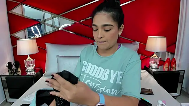 AdeleGray online show from December 2024 12:01:02 PM