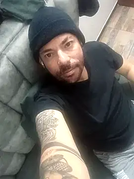 Ricooooo72 online show from April 2026 05:03:02 AM