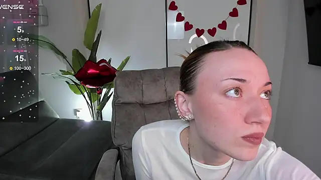 Snapshot of Maddy_Garcia chatting on February 2025 10:08:02 PM Maddy Garcia online show from February 2025 10:08:02 PM