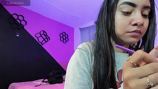 dakota-bright01 online show from January 2025 01:21:01 PM