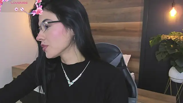stephanya  online show from May 2026 07:52:01 PM