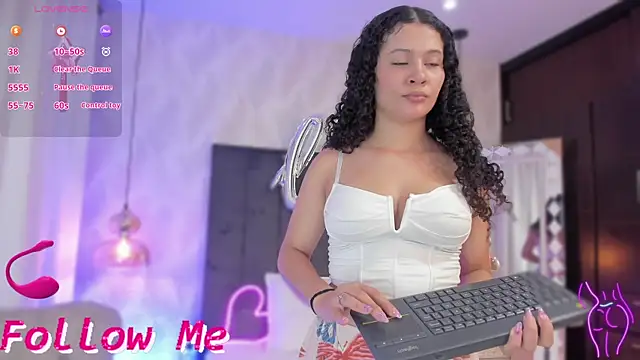 Snapshot of SHARONN____ chatting on March 2025 04:04:01 AM SHARONN online show from March 2025 04:04:01 AM