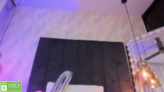 Snapshot of SHARONN____ chatting on March 2025 06:18:02 AM SHARONN online show from March 2025 06:18:02 AM