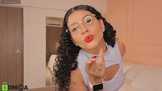 Snapshot of SHARONN____ chatting on September 2025 04:12:02 AM SHARONN online show from September 2025 04:12:02 AM