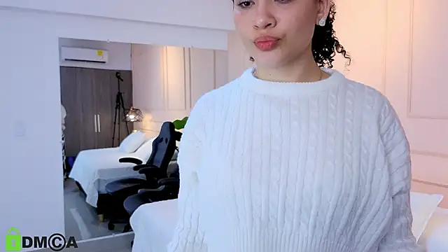 Snapshot of SHARONN____ chatting on September 2025 04:06:01 AM SHARONN online show from September 2025 04:06:01 AM