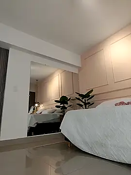 Snapshot of SHARONN____ chatting on October 2025 04:24:01 AM SHARONN online show from October 2025 04:24:01 AM