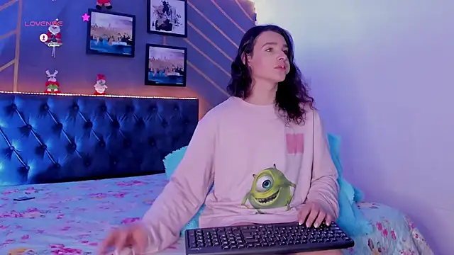 Snapshot of elafranco_ chatting on December 2024 01:57:02 AM elafranco online show from December 2024 01:57:02 AM