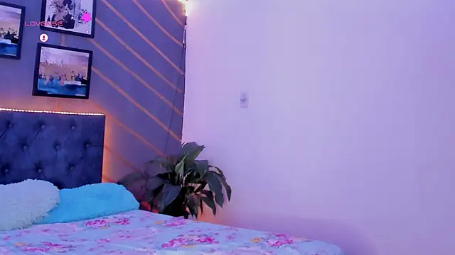 Snapshot of elafranco_ chatting on December 2024 06:48:02 PM elafranco online show from December 2024 06:48:02 PM