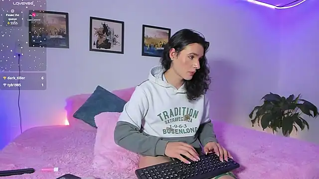 Snapshot of elafranco_ chatting on December 2025 10:46:02 AM elafranco online show from December 2025 10:46:02 AM