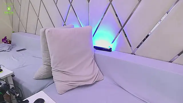 Snapshot of Ishtar_Divine chatting on January 2025 10:49:01 AM Ishtar Divine online show from January 2025 10:49:01 AM