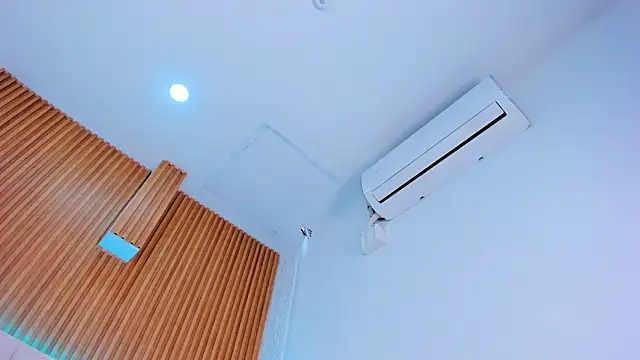 aggy castel online show from February 2026 02:26:02 PM