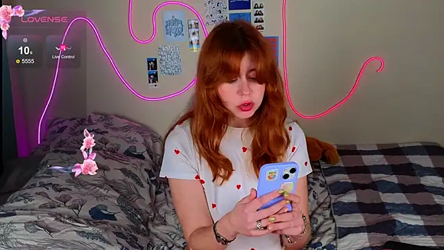 Snapshot of Penny_Staaar chatting on February 2025 08:19:01 PM Penny Staaar online show from February 2025 08:19:01 PM