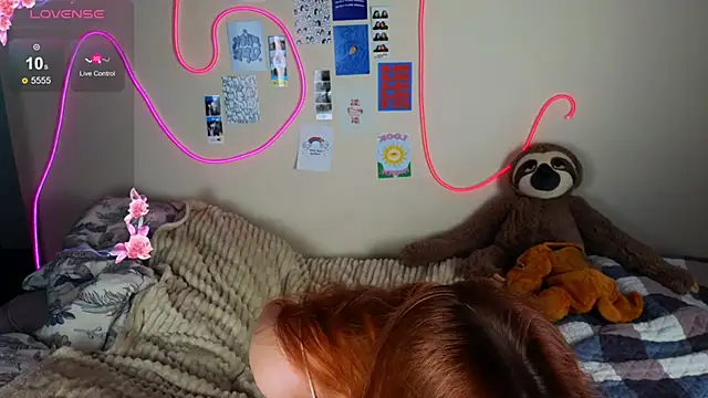 Snapshot of Penny_Staaar chatting on February 2025 06:38:01 PM Penny Staaar online show from February 2025 06:38:01 PM