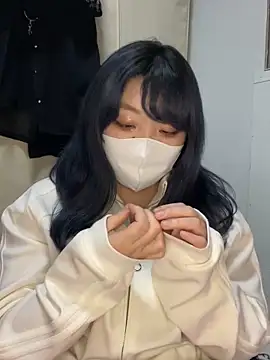 Snapshot of YUNA-yuna chatting on January 2025 02:17:02 PM YUNA-yuna online show from January 2025 02:17:02 PM