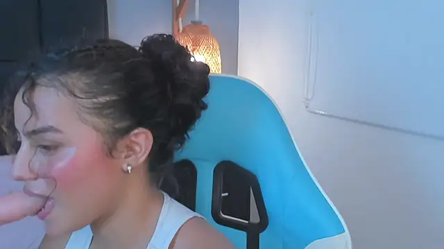 yaya23x online show from January 2025 10:24:01 PM