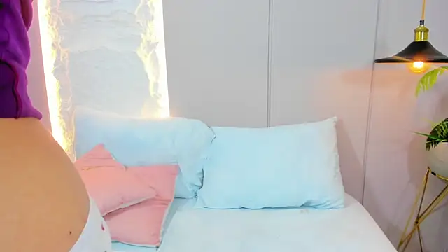 yaya23x online show from March 2025 10:18:02 PM